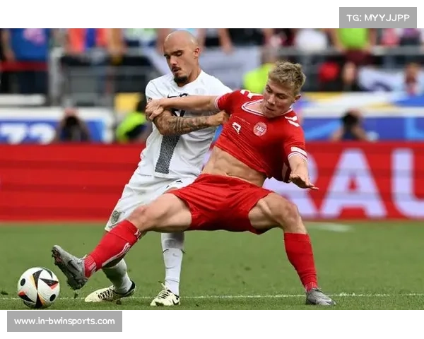 斯洛文尼亚与瑞士半场僵局射门零次比赛陷入沉闷局面